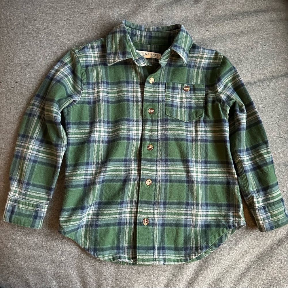 Hope and Henry 100% organic cotton button-down flannel in green and blue